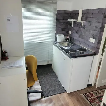 Kleines 1 Zimmerapartment Fuer Bis Zu 2 Personen
